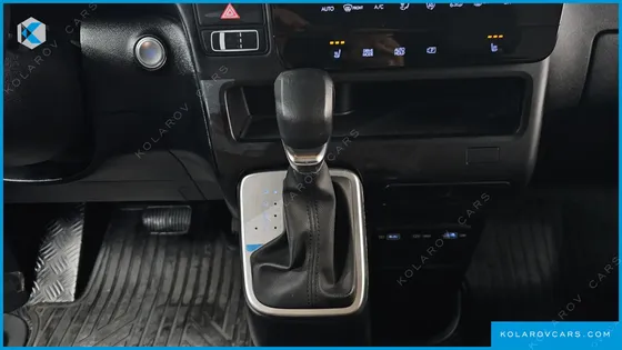 HYUNDAI STARIA CARGO 5-SEATER
