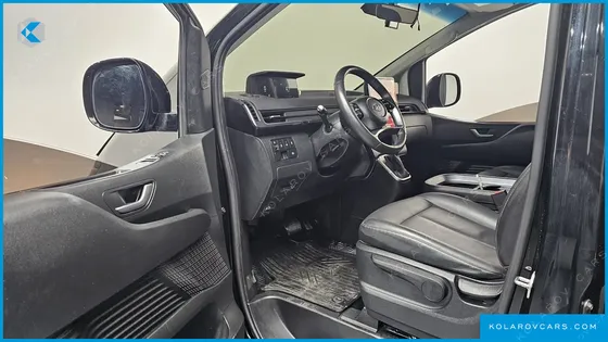 HYUNDAI STARIA CARGO 5-SEATER