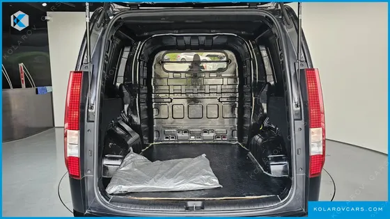 HYUNDAI STARIA CARGO 5-SEATER