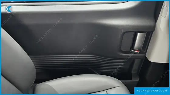 HYUNDAI STARIA CARGO 5-SEATER