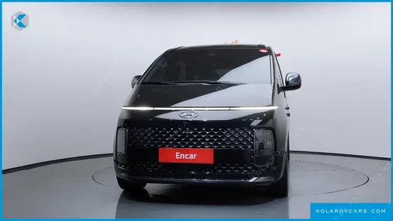 HYUNDAI STARIA LOUNGE 9-SEATER