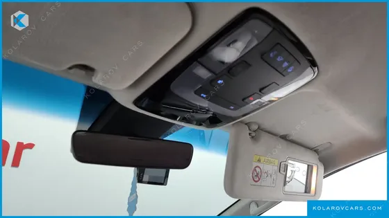 HYUNDAI STARIA LOUNGE 9-SEATER
