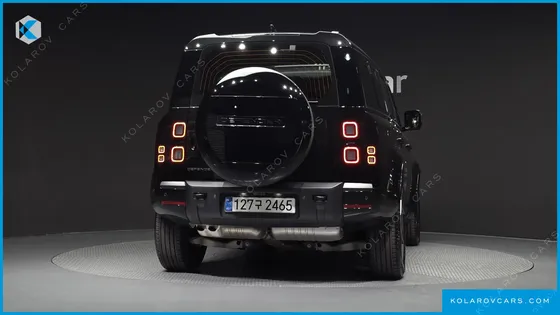 LAND ROVER DEFENDER 110 D300 X-DYNAMIC HSE