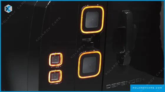 LAND ROVER DEFENDER 110 D300 X-DYNAMIC HSE