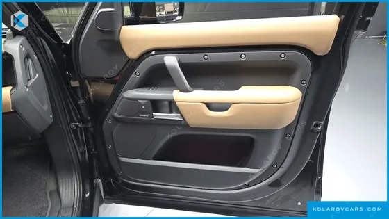 LAND ROVER DEFENDER 110 D300 X-DYNAMIC HSE