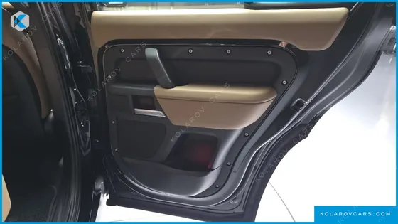 LAND ROVER DEFENDER 110 D300 X-DYNAMIC HSE