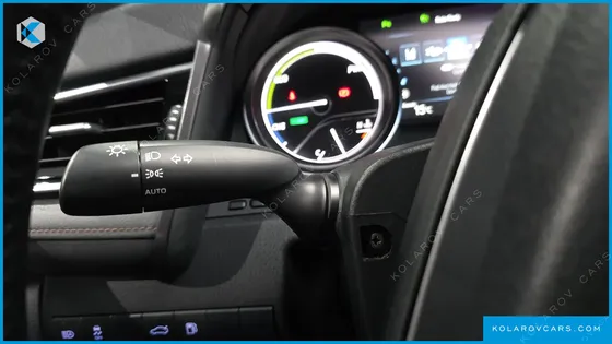 TOYOTA CAMRY 2.5 XLE HYBRID