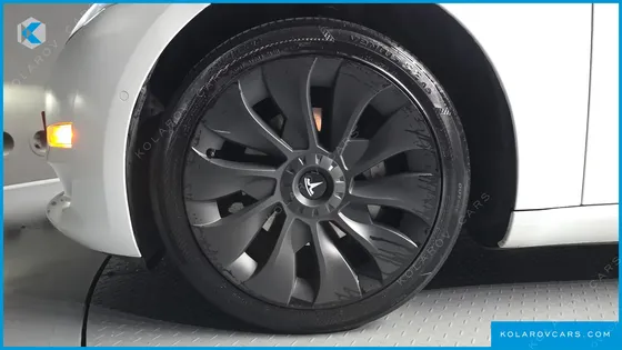 TESLA MODEL 3 STANDARD RANGE PLUE RWD
