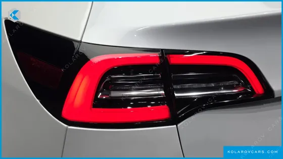 TESLA MODEL 3 STANDARD RANGE PLUE RWD