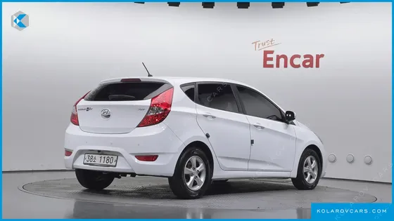 HYUNDAI ACCENT DIESEL WIT 1.6 VGT MODERN