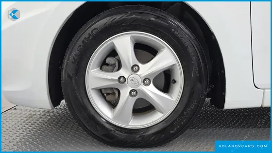 HYUNDAI ACCENT DIESEL WIT 1.6 VGT MODERN