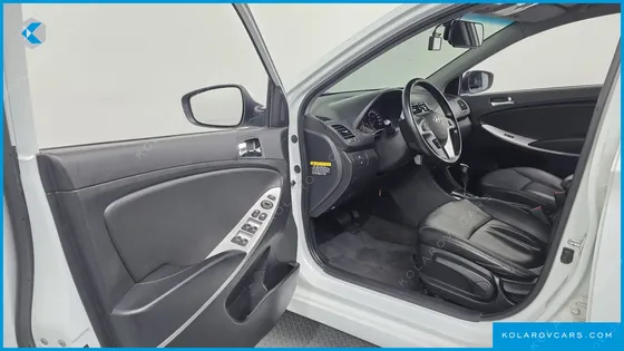 HYUNDAI ACCENT DIESEL WIT 1.6 VGT MODERN