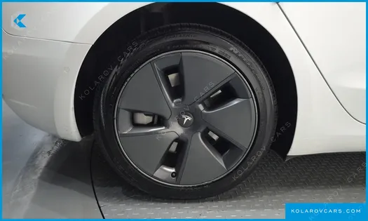 TESLA MODEL 3 LONG RANGE AWD