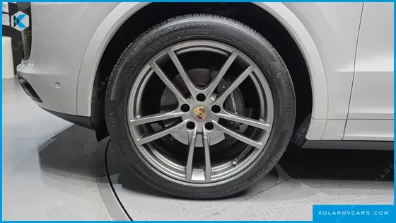 PORSCHE CAYENNE 3.0 PLATINUM EDITION