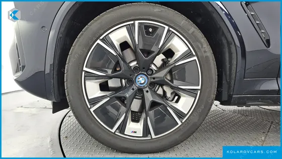BMW IX3 M SPORTS