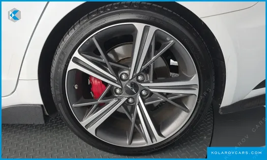 GENESIS G70 GASOLINE 3.3T 2WD