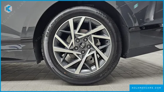 HYUNDAI GRANDEUR 2,5 GASOLINE 2WD
