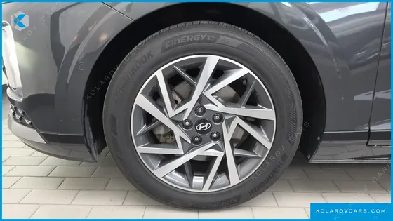 HYUNDAI GRANDEUR 2,5 GASOLINE 2WD