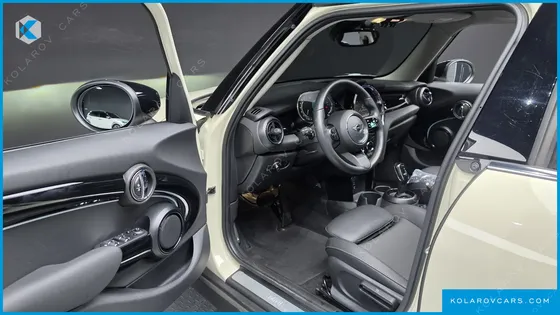 MINI COOPER 5-DOOR CLASSIC PLUS