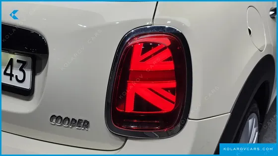 MINI COOPER 5-DOOR CLASSIC PLUS