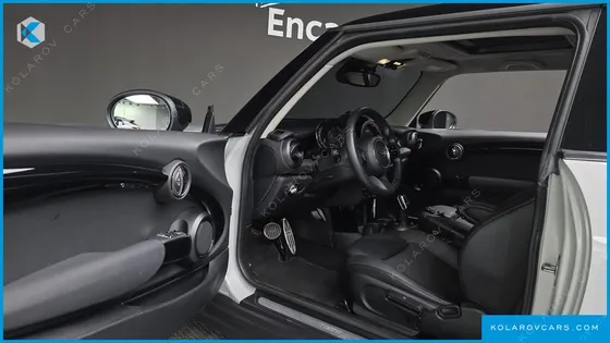 MINI COOPER CLASSIC PLUS LAUNCH PACK