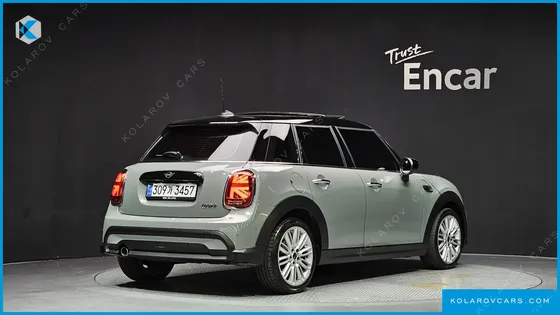 MINI COOPER 5-DOOR CLASSIC PLUS