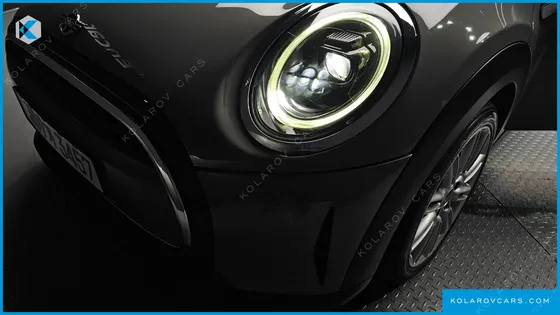 MINI COOPER 5-DOOR CLASSIC PLUS