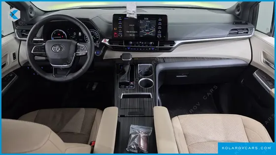 TOYOTA SIENNA 2.5 HYBRID AWD