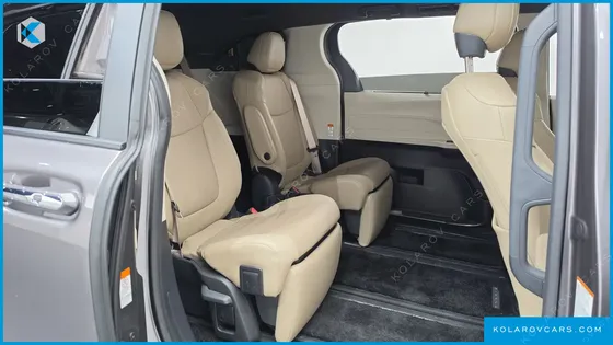 TOYOTA SIENNA 2.5 HYBRID AWD