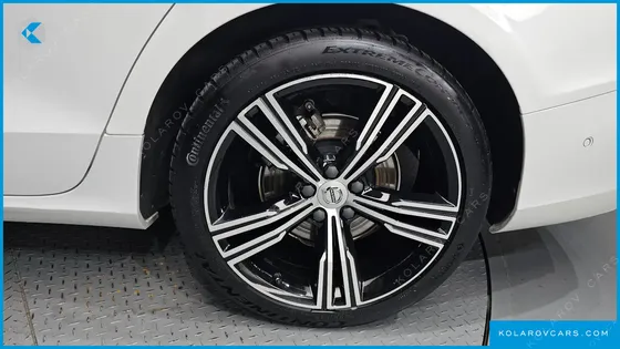 VOLVO S60 B5 INSCRIPTION