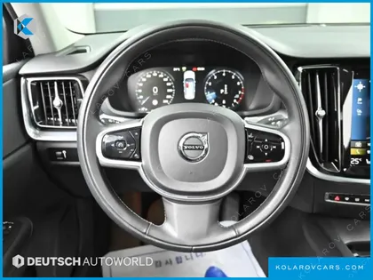 VOLVO S60 B5 MOMENTUM