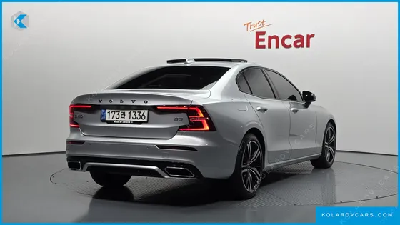 VOLVO S60 B5 R-DESIGN