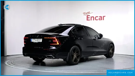 VOLVO S60 B5 R-DESIGN