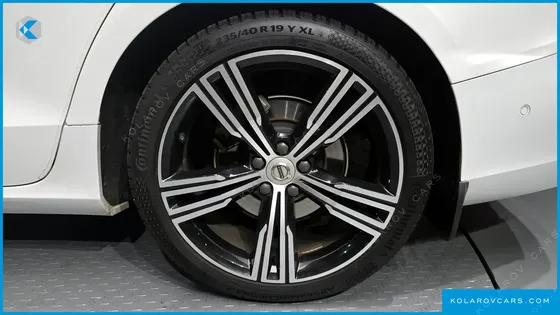 VOLVO S60 B5 INSCRIPTION