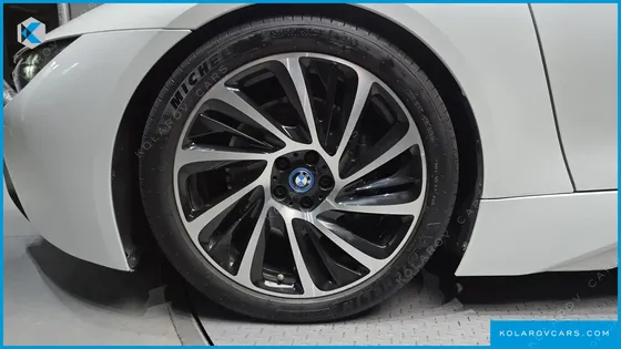 BMW I8 COUPE