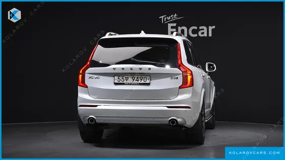 VOLVO XC90 D5 MOMENTUM