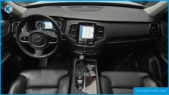 VOLVO XC90 D5 MOMENTUM