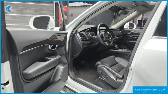 VOLVO XC90 D5 MOMENTUM