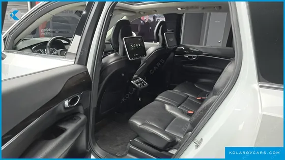 VOLVO XC90 D5 MOMENTUM