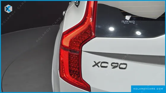 VOLVO XC90 D5 MOMENTUM