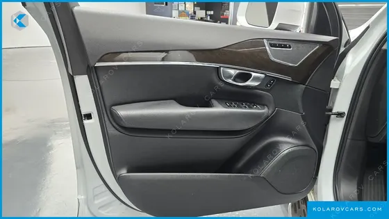 VOLVO XC90 D5 MOMENTUM