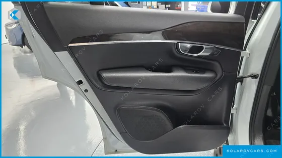 VOLVO XC90 D5 MOMENTUM