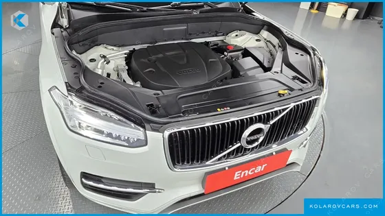 VOLVO XC90 D5 MOMENTUM