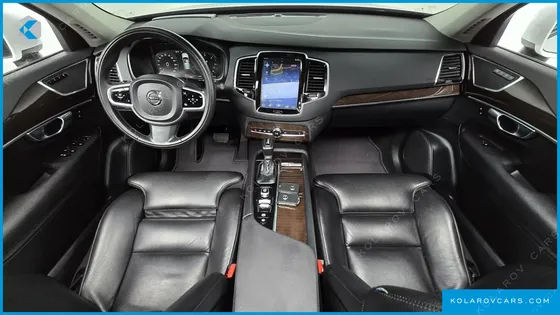 VOLVO XC90 D5 MOMENTUM