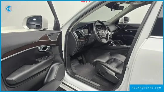 VOLVO XC90 D5 MOMENTUM