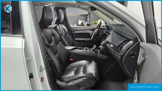 VOLVO XC90 D5 MOMENTUM