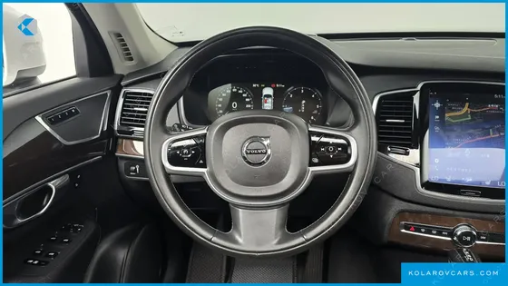VOLVO XC90 D5 MOMENTUM