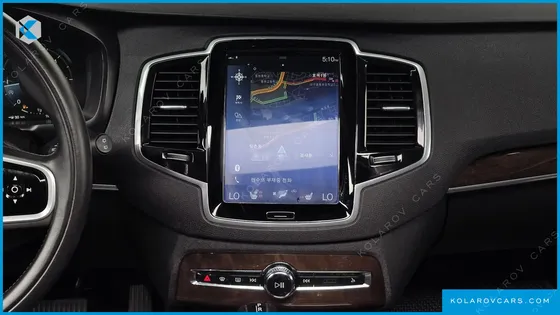 VOLVO XC90 D5 MOMENTUM