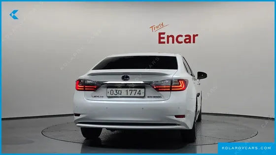 LEXUS ES EXECUTIVE