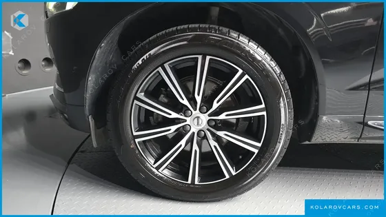 VOLVO XC60 B5 INSCRIPTION